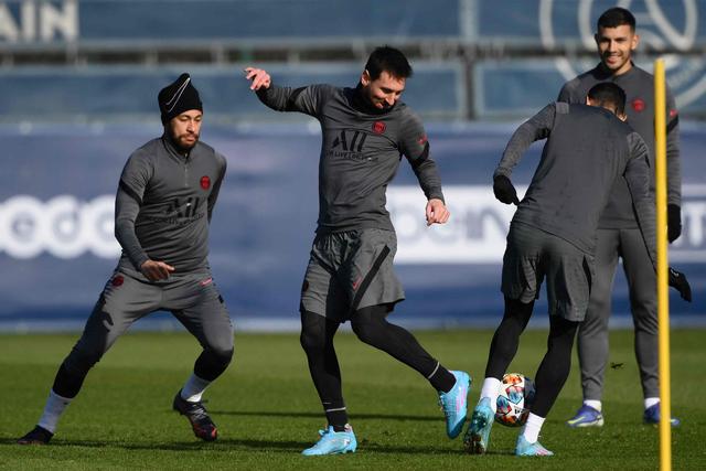 欧冠-费兰托雷斯双响拉菲尼亚破门 巴萨3-2多特